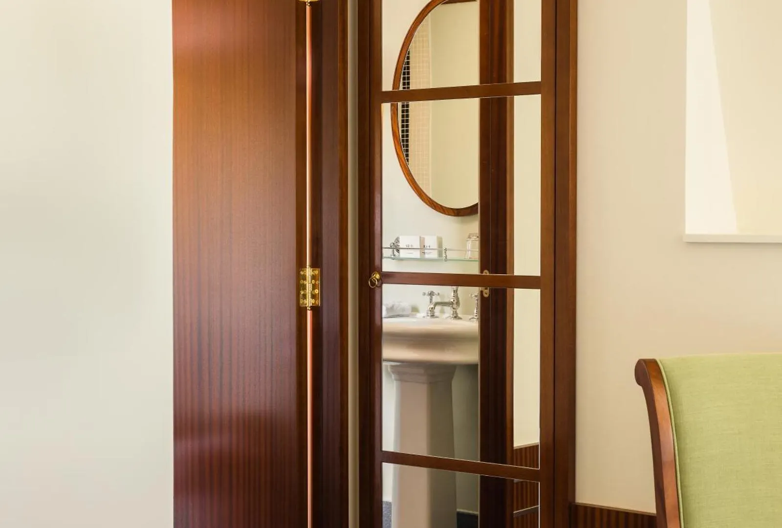 Hotel Des Grands Voyageurs Paris 4*,  France