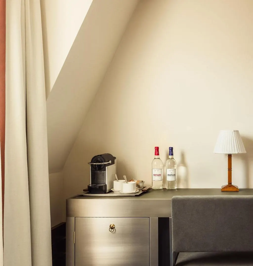 ****  Hotel Des Grands Voyageurs Paris France