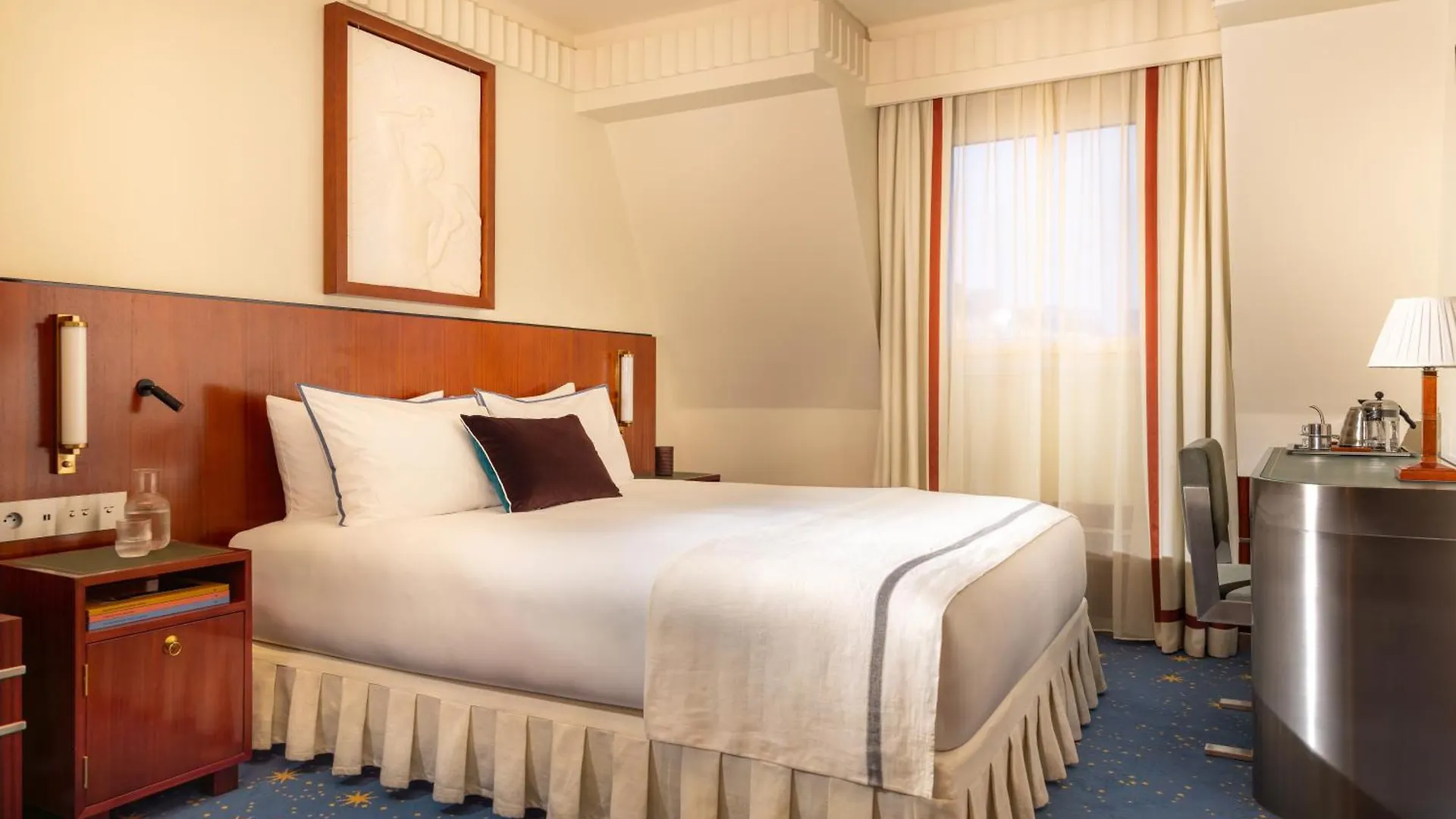 Hotel Des Grands Voyageurs Paris