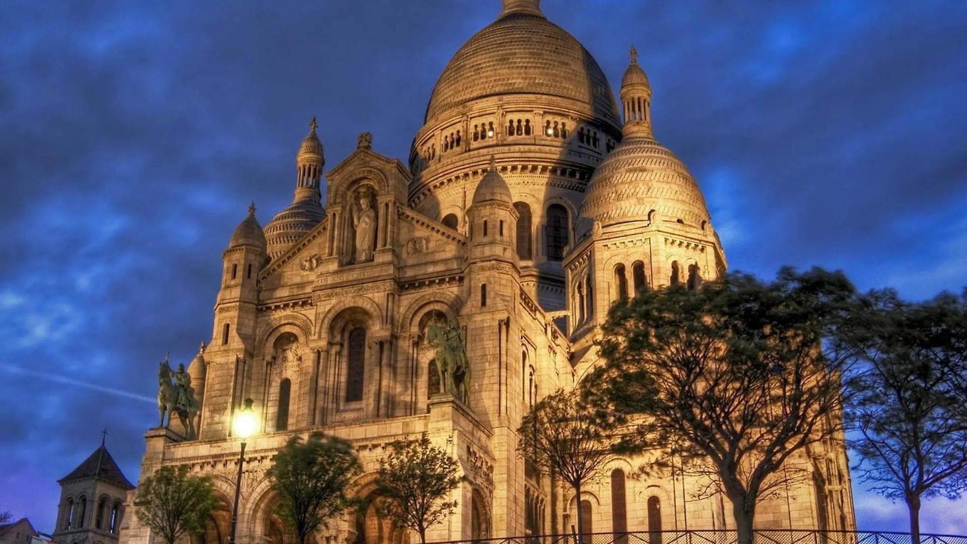 Hotel Des Grands Voyageurs Paris